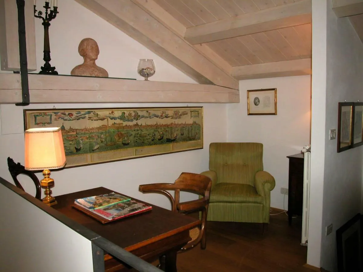 Appartamento Accademia San Vio Venice Italy